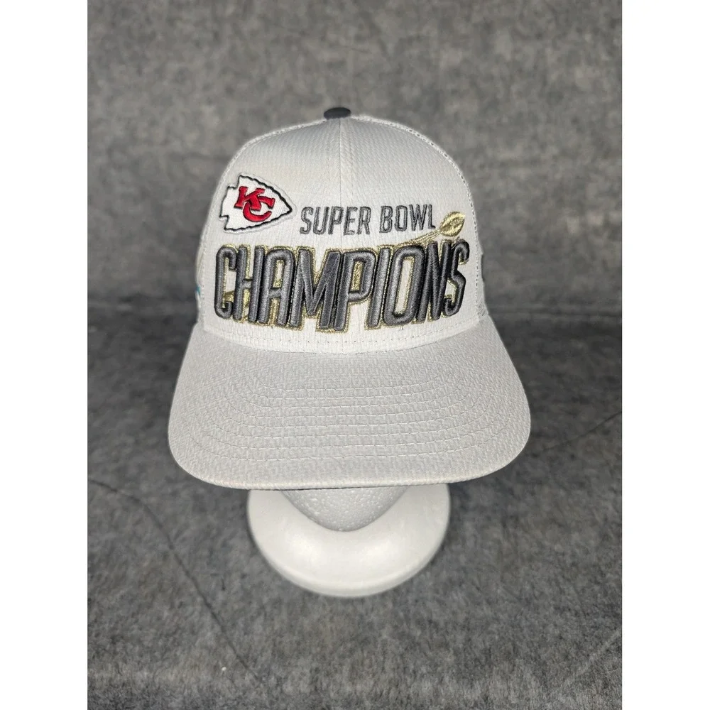 Kansas City Chiefs Super Bowl LIV Youth Trucker Hat New‎ Era 9FORTY Champions